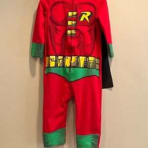Boys 2T Robin Costume / Play-outfit with detachable cape! Excellent condition .